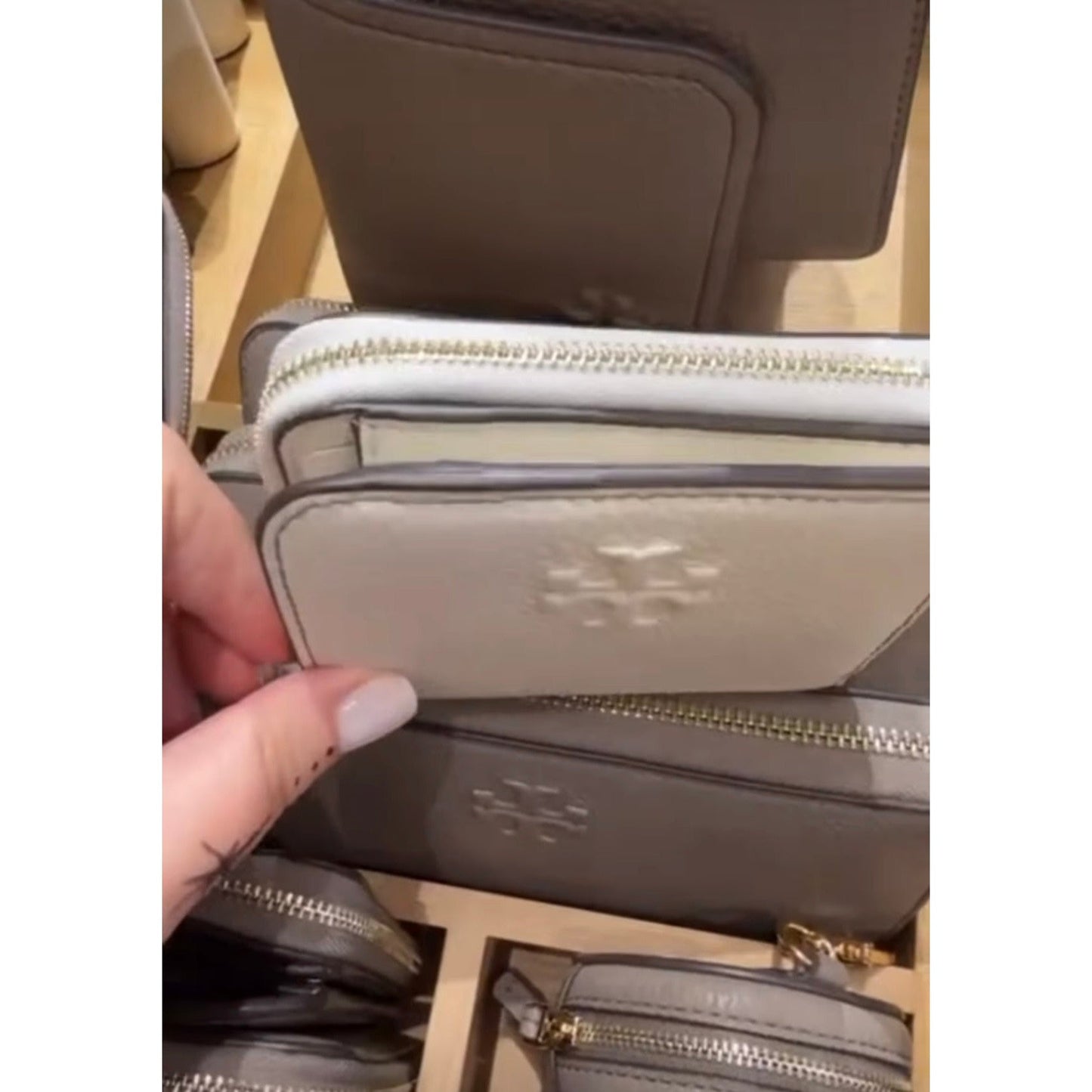 Tory Burch Thea Compact Wallet