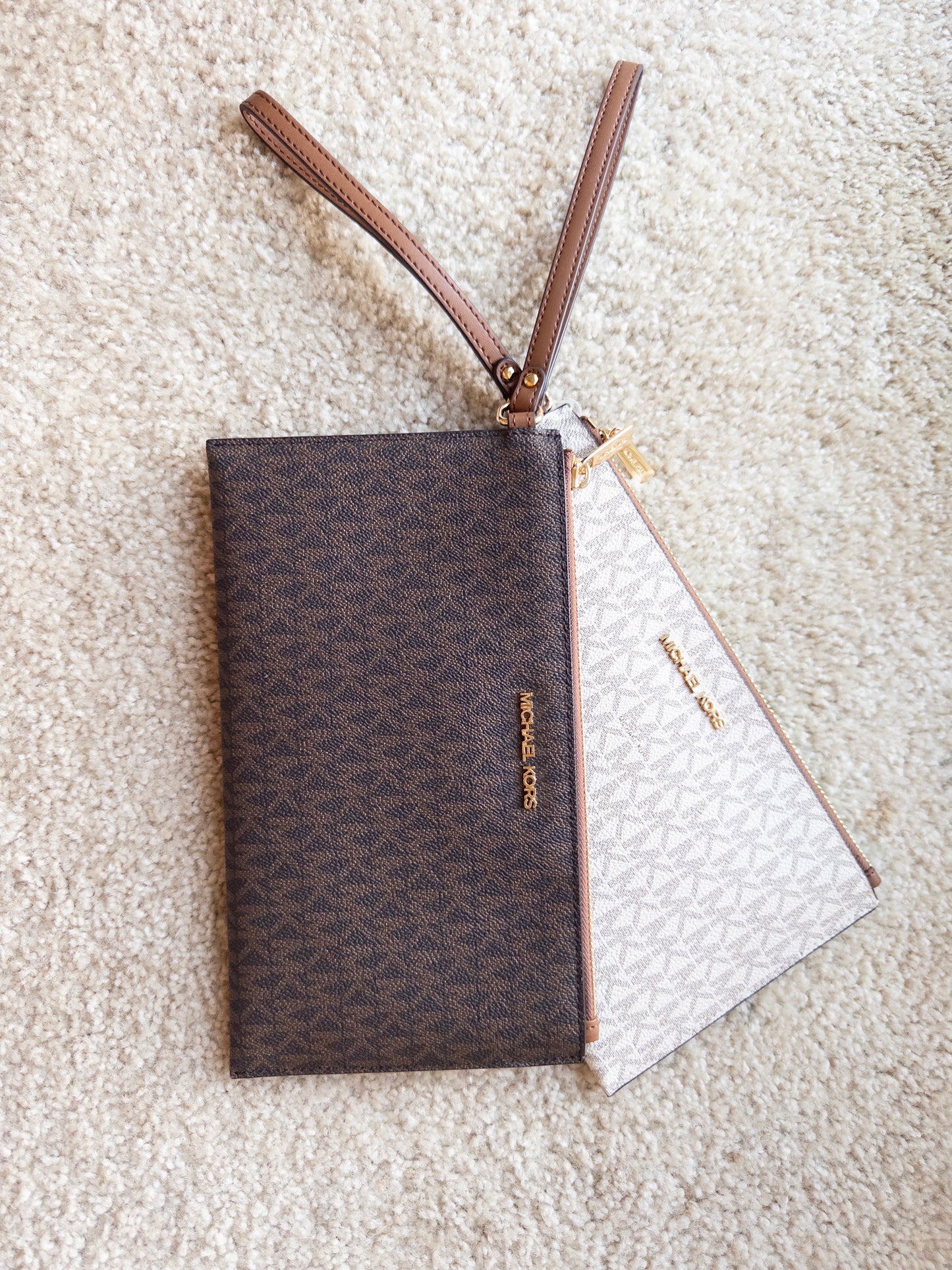Michael Kors Logo Wristlet / Clutch
